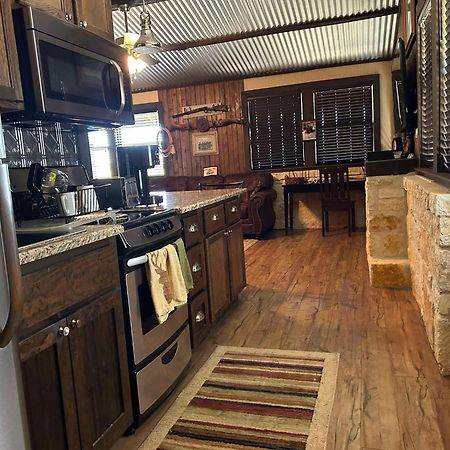 Vineyard Trail Cottages- Adults Only Fredericksburg Eksteriør billede
