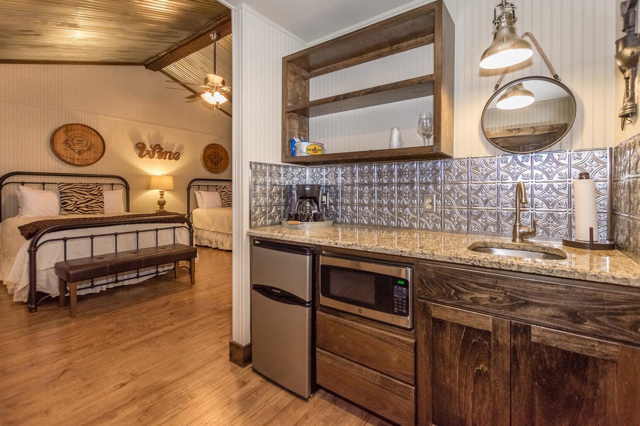 Vineyard Trail Cottages- Adults Only Fredericksburg Værelse billede