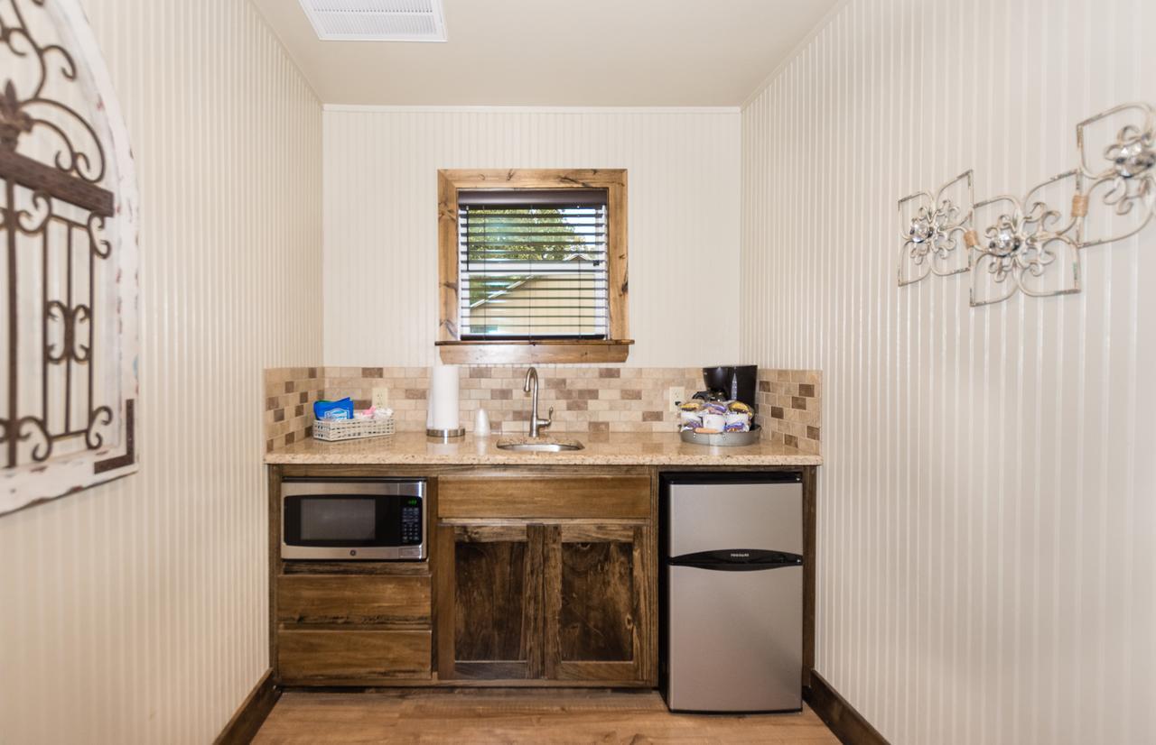 Vineyard Trail Cottages- Adults Only Fredericksburg Værelse billede