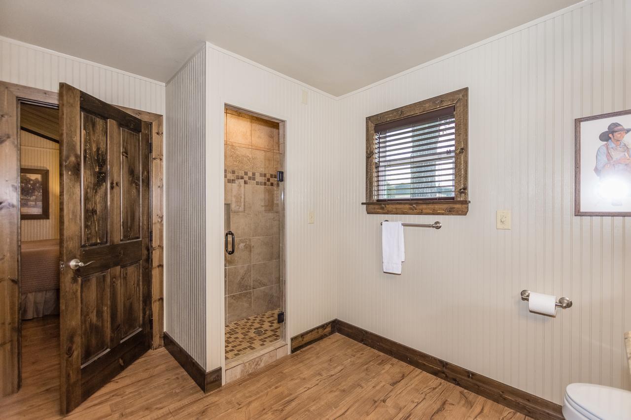 Vineyard Trail Cottages- Adults Only Fredericksburg Værelse billede