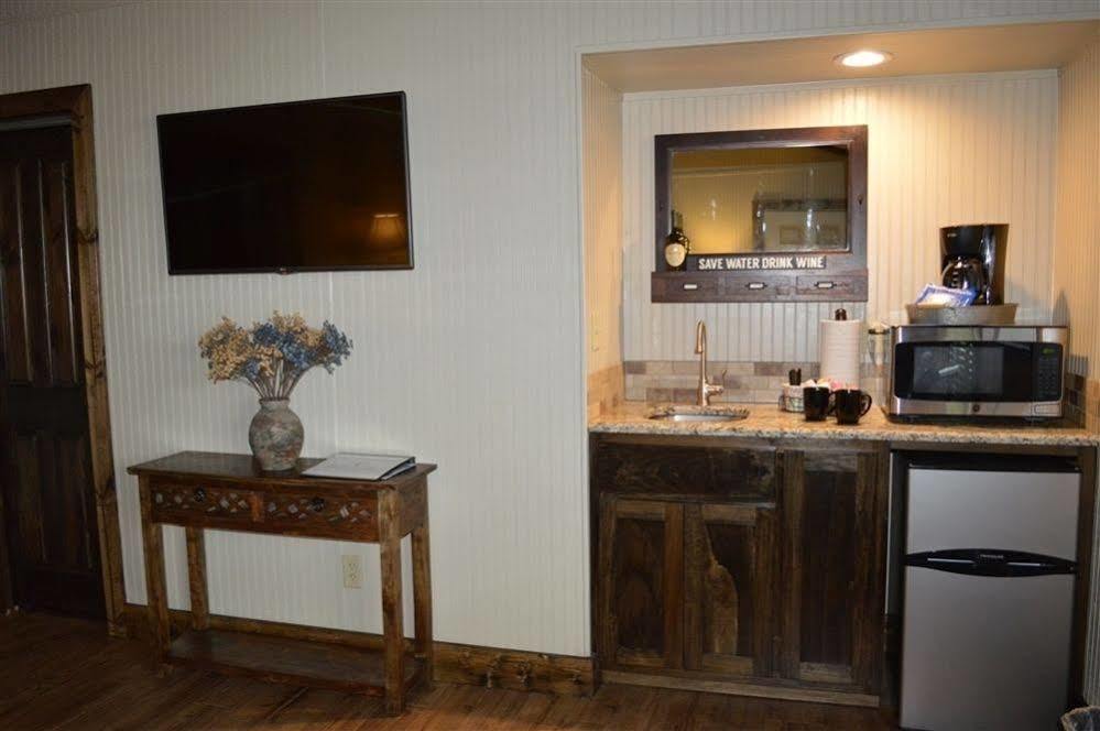 Vineyard Trail Cottages- Adults Only Fredericksburg Eksteriør billede